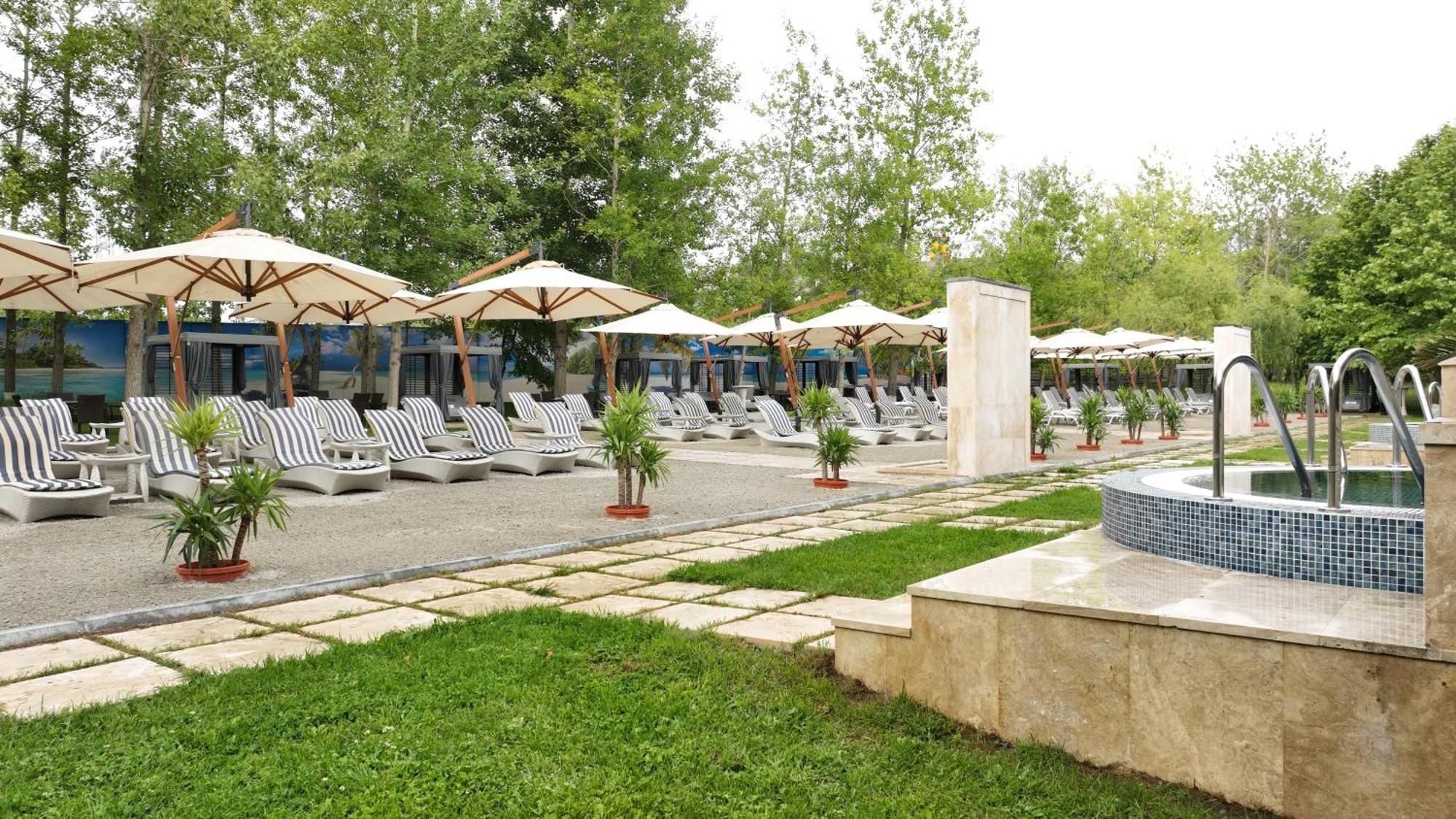 Multi Grand Pharaon Hotel Ptghni Bagian luar foto