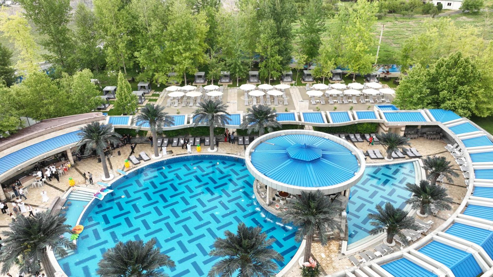 Multi Grand Pharaon Hotel Ptghni Bagian luar foto