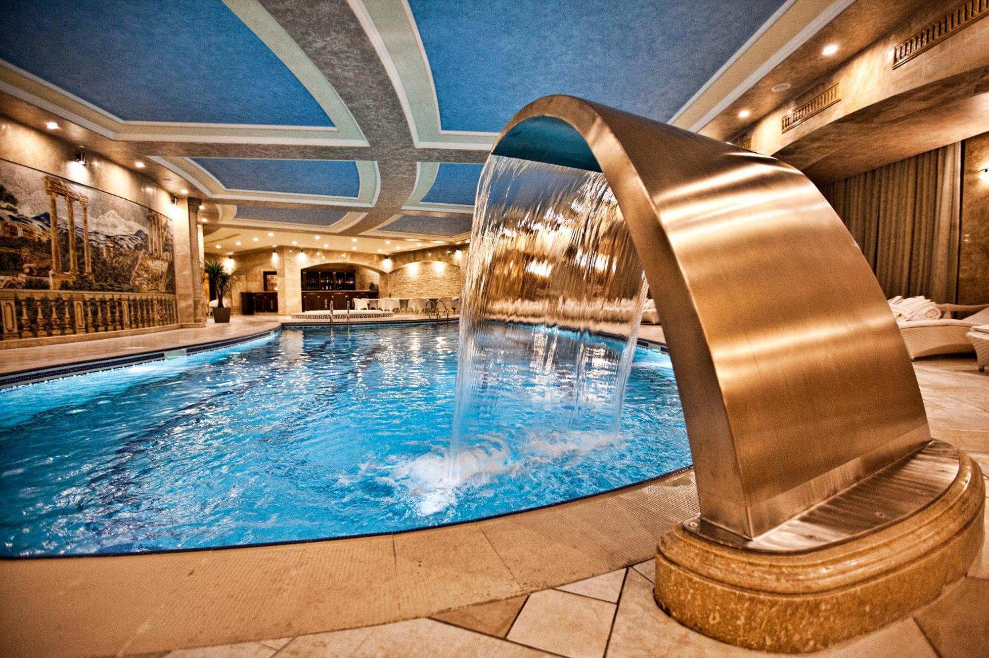 Multi Grand Pharaon Hotel Ptghni Bagian luar foto