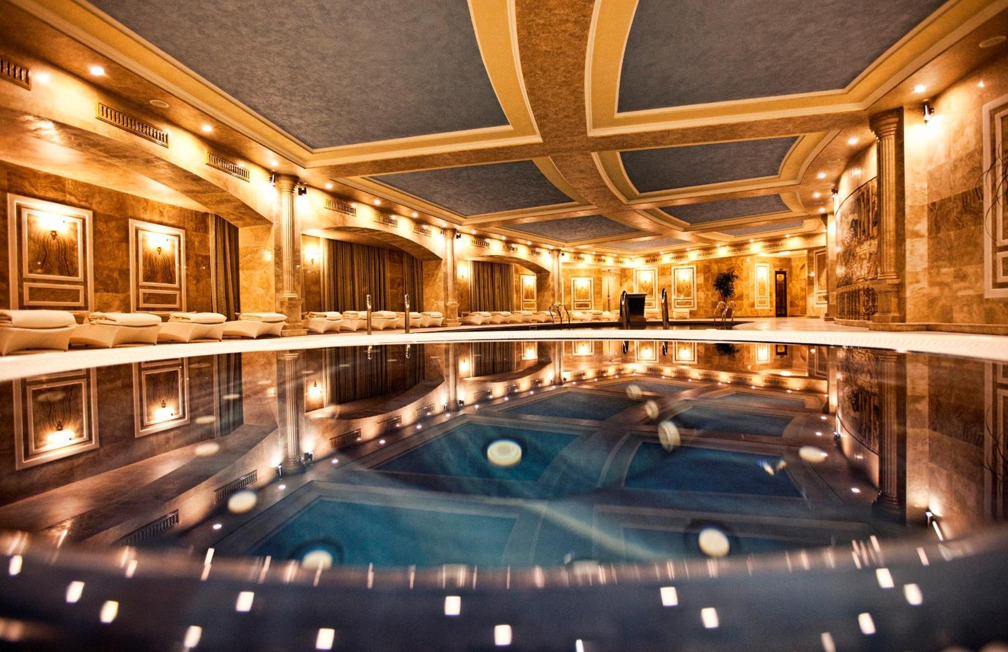 Multi Grand Pharaon Hotel Ptghni Bagian luar foto