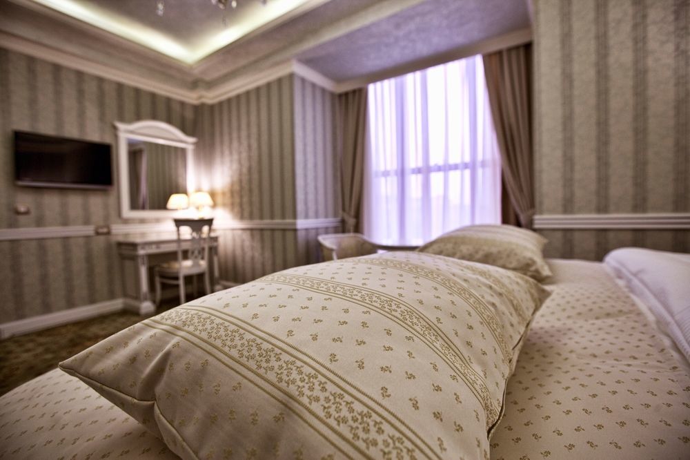Multi Grand Pharaon Hotel Ptghni Bagian luar foto