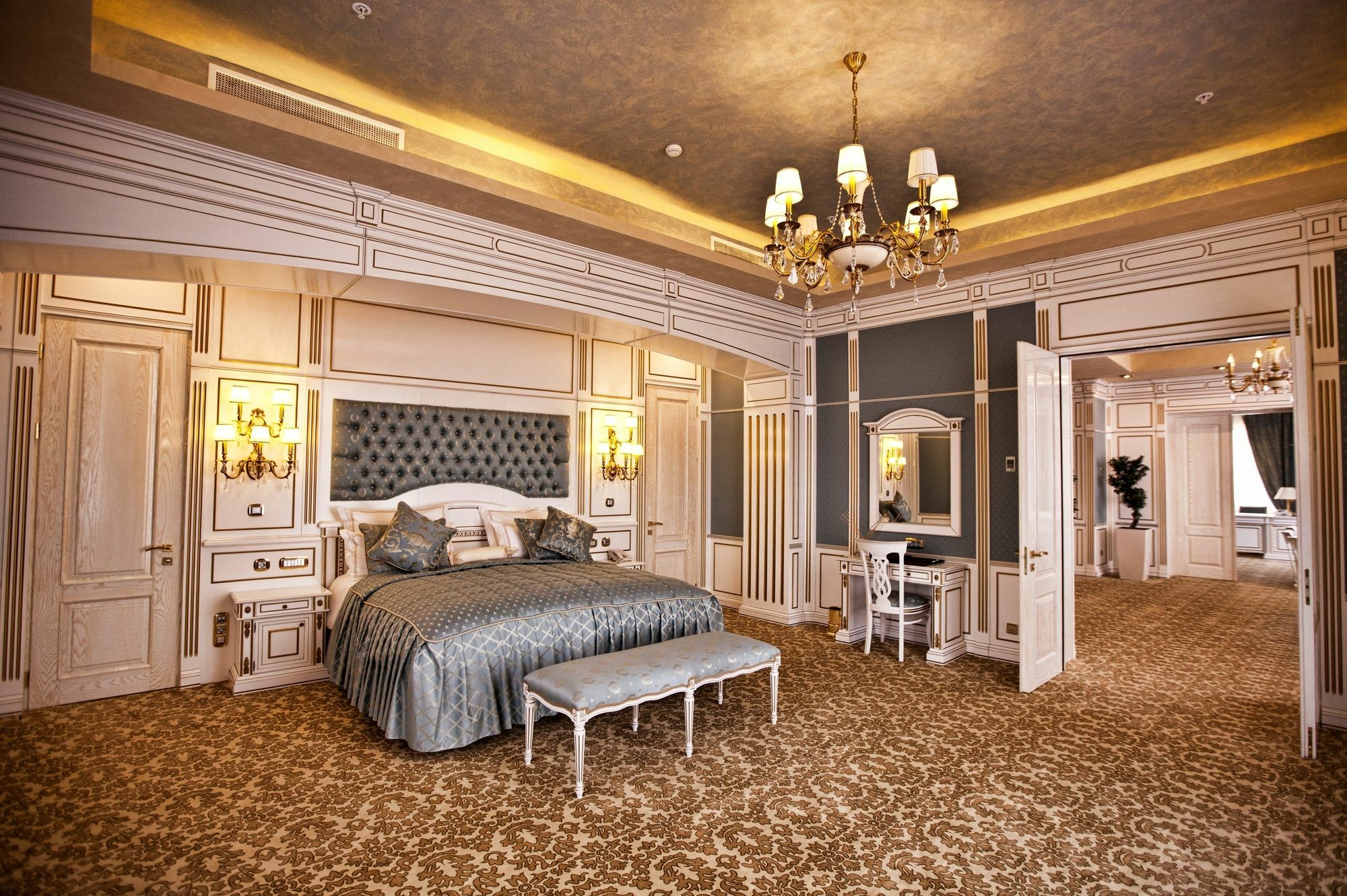 Multi Grand Pharaon Hotel Ptghni Bagian luar foto