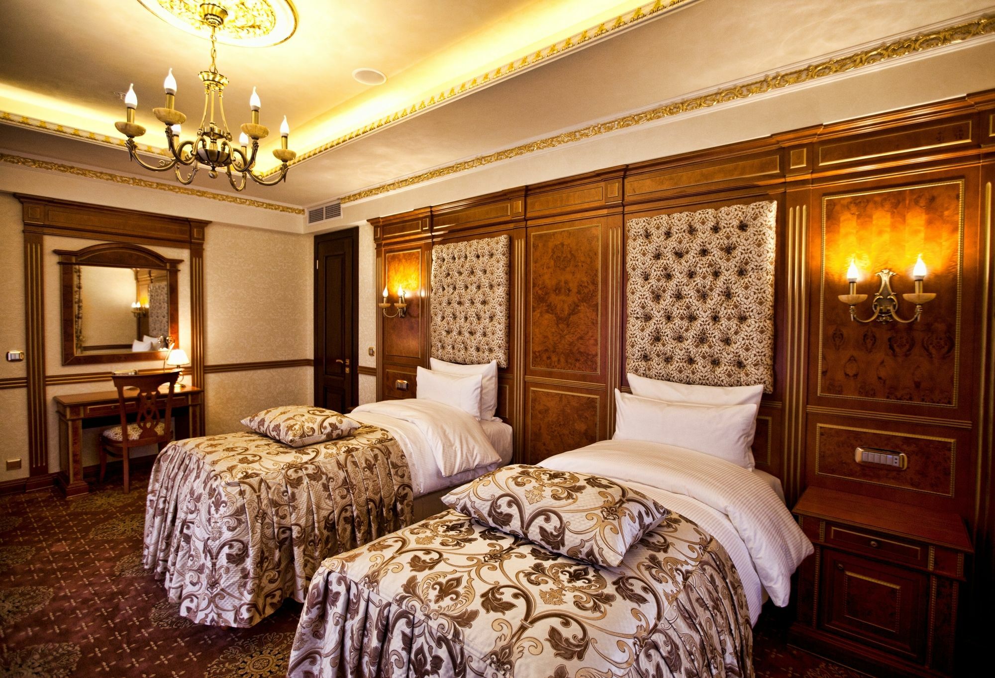 Multi Grand Pharaon Hotel Ptghni Bagian luar foto